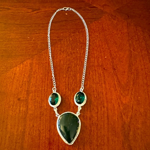 Bloodstone, Emerald teardrop, Lab created, Silver Plated Necklace of 12" - Picture 6 of 8